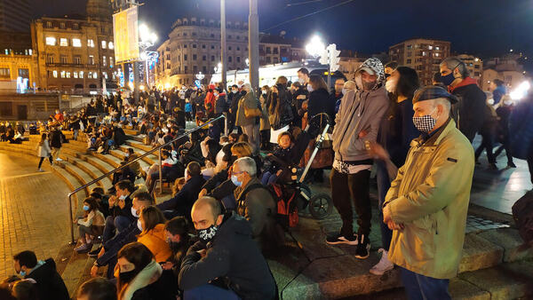 Navidad 2020: Las compras de Navidad en Bilbao, en directo: último sábado para realizar las compras navideñas antes de Nochebuena
