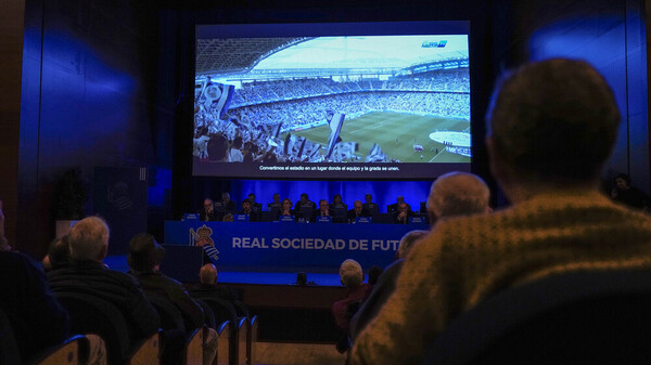 Un momento de la Junta Ordinaria de Accionistas de la Real Sociedad que se está celebrando en el Kursaal. Foto: Lobo Altuna