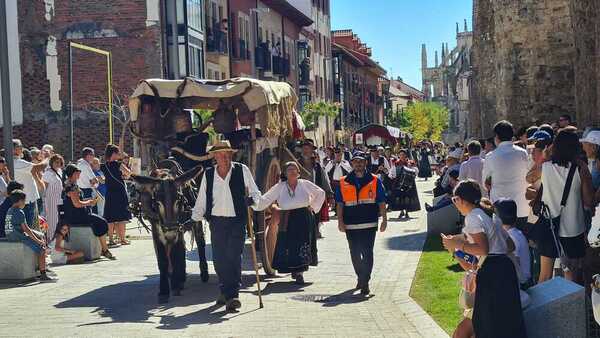 Así vivimos en directo los desfiles de carros y pendones y el acto de las Cantaderas