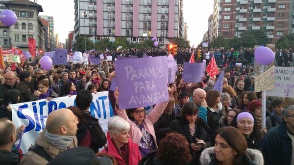 Histórica marcha por la mujer en Asturias