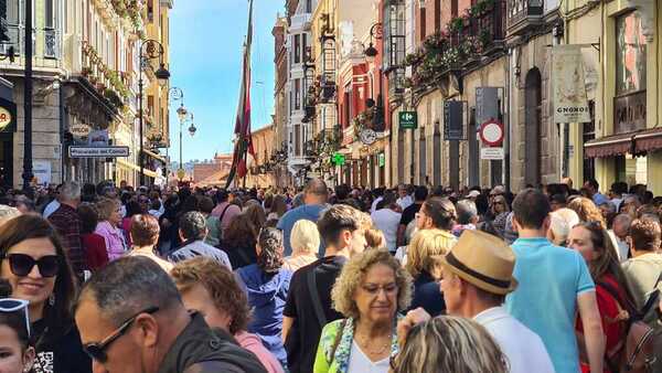 Así vivimos en directo el desfile de carros y pendones y las Cantaderas