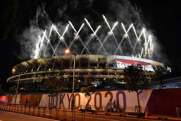 Fuegos artificiales en el estadio olímpico