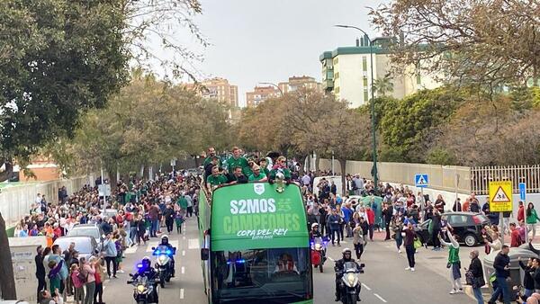 Así contamos la celebración del título de Copa del Unicaja por las calles de Málaga