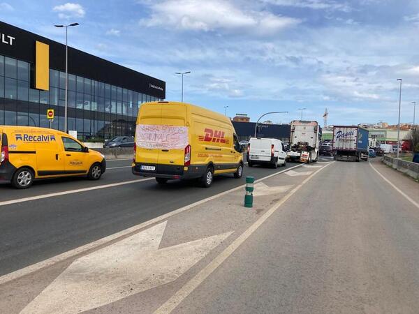 Así le hemos contado el minuto a minuto de la jornada de paro de los transportistas