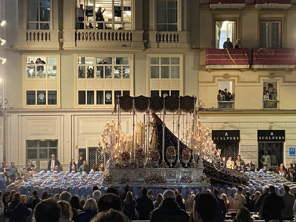 La Virgen del Rosario en la plaza de la Constitución.