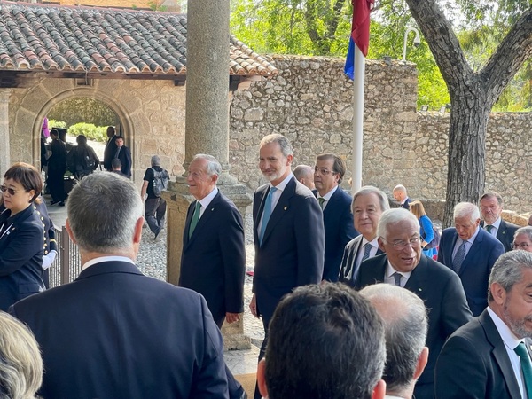 Felipe VI entrega el premio Carlos V a António Guterres en Yuste