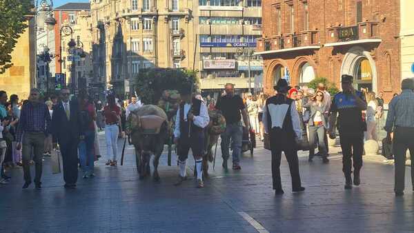 Así vivimos en directo los desfiles de carros y pendones y el acto de las Cantaderas