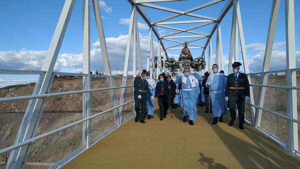 Así hemos contado la bajada de la Virgen de la Montaña en Cáceres