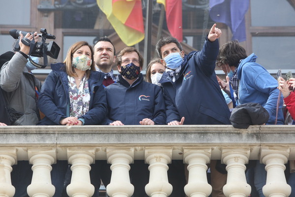Fallas en directo | Última hora de las Fallas: la Ofrenda y la Nit del Foc, pendientes del cielo