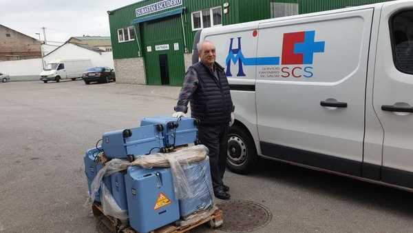 Desde el Hospital Comarcal de Sierrallana destacan que hoy han vuelto a tener otra muestra de solidaridad y generosidad por parte de Carlos, de Subastas Escudero. &amp;quot;Nos ha donado desechables para la cocina y 11 concentradores de oxígeno que ojalá no necesitemos usar pero que nos vendrán bien. ¡Gracias, Carlos!&amp;quot;