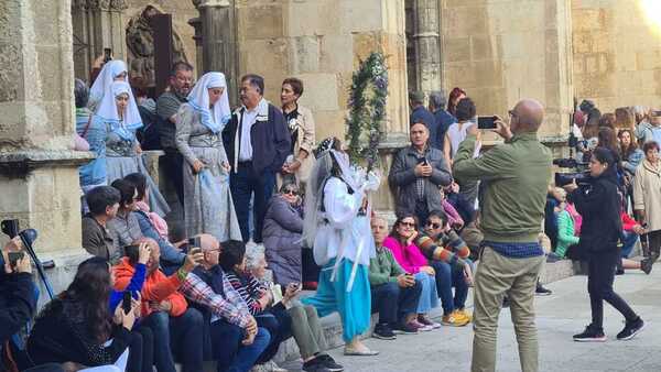 Así vivimos en directo el desfile de carros y pendones y las Cantaderas