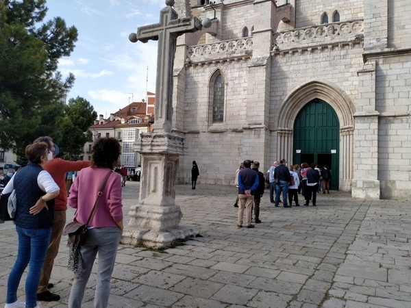 Colas para acceder al interior de La Antigua
