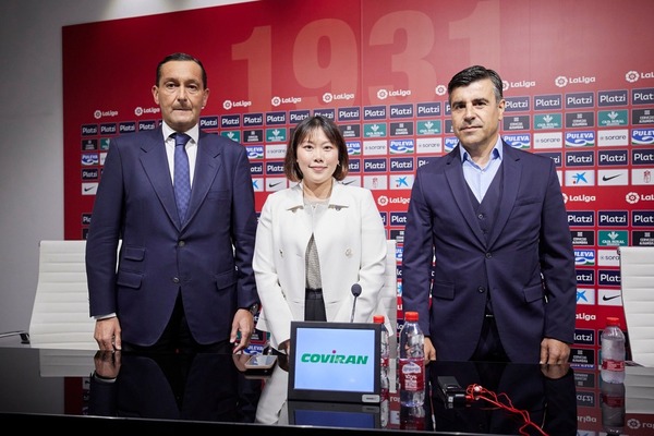 Alfredo García Amado, Sophia Yang y Nico Rodríguez. FERMÍN RODRÍGUEZ