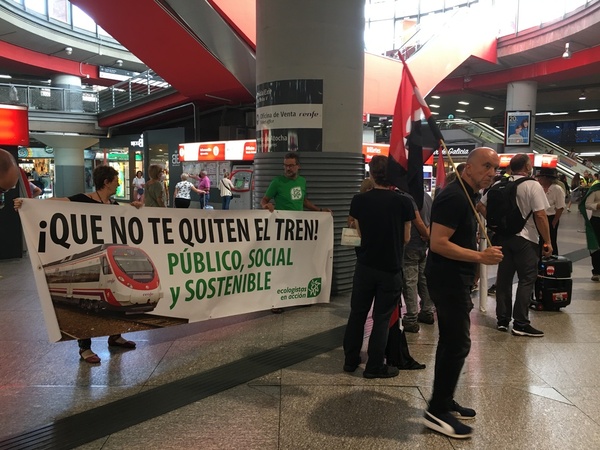 Así hemos contado la manifestación en Madrid por el tren extremeño