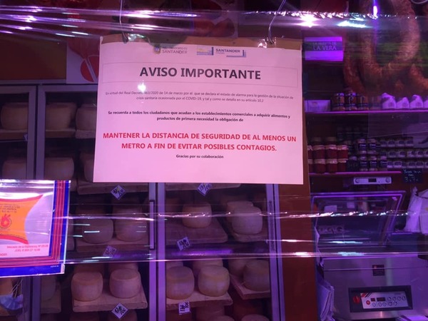 Los trabajadores del Mercado de la Esperanza quieren que se compartan también estas imágenes de las medidas de seguridad que se adoptan dentro de las instalaciones, no sólo el vídeo que ha circulado estos días con aglomeraciones en los pasillos.