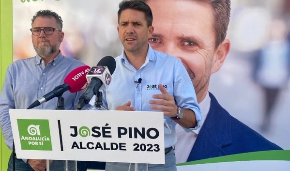 El candidato de Andalucía por Sí a la Alcaldía veleña, José Pino. / SUR