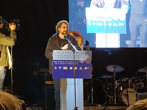 Un grito desesperado contra la «emergencia climática» atruena en las calles de Madrid