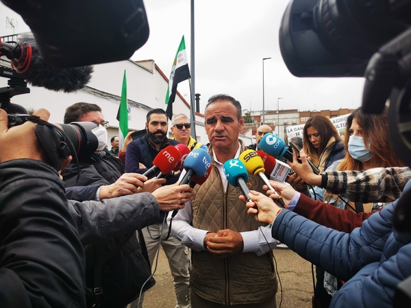 Así hemos contado las protestas de los agricultores en la inauguración de Agroexpo