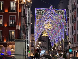 Valladolid enciende las luces de Navidad en 60 calles de la ciudad