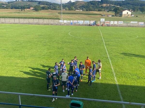 El Real Oviedo firma un empate sin goles ante el Deportivo Alavés