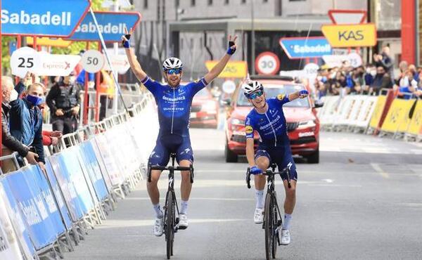 Sergio Higuita gana la quinta etapa de la Itzulia