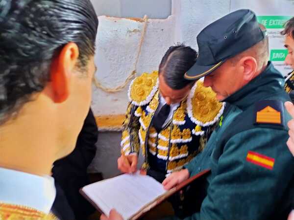 La lluvia obliga a suspender el último festejo y la Feria de Olivenza se despide con agua