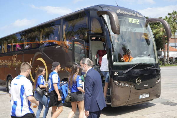 En directo, la afición del Alavés disfruta de la &#039;final&#039; por el ascenso