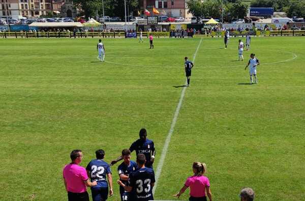 El Oviedo deja destellos en un empate sin goles ante el Eibar