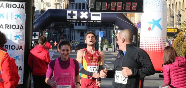 En directo: El alfareño Nacho García gana la Media Maratón
