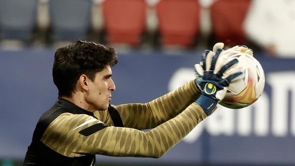 ¿Qué os parece la alineación del Sevilla FC para medirse a ? ¿Qué cambiarías si fueras Jorge Sampaoli?