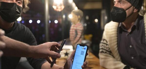 El Gobierno Vasco defiende que la mascarilla se siga usando en interiores y exteriores