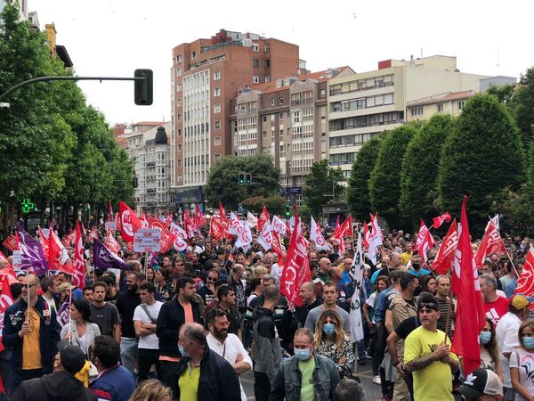 Miles de trabajadores salen a la calle a la búsqueda de «un convenio digno»