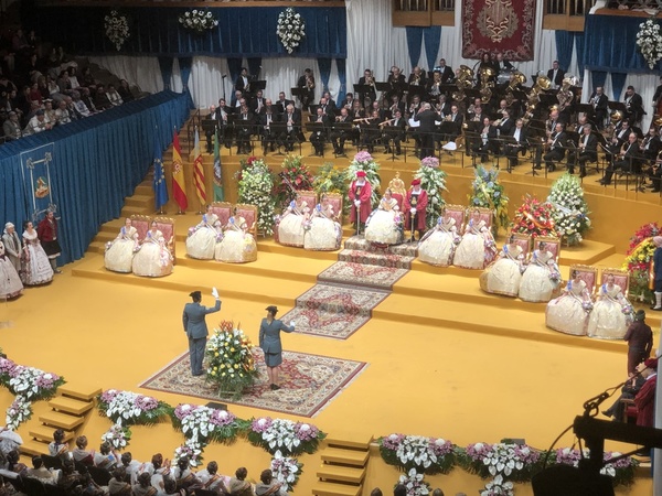 Marina fascina con el azul atlantis