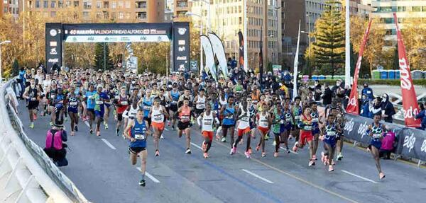 Maratón de Valencia 2021: quién ha ganado | El Maratón de Valencia recupera su esencia popular
