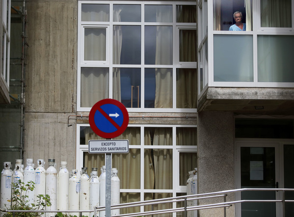 El drama de las residencias contado desde dentro: «Una sucesión de puertas cerradas con llave y personas golpeando y suplicando salir»