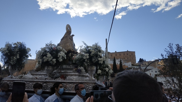 Así hemos contado la bajada de la Virgen de la Montaña en Cáceres