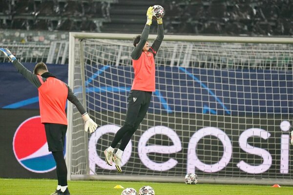 ¿Qué os parece la alineación del Sevilla FC para medirse al Borussia Dortmund? ¿Qué cambiarías si fueras Julen Lopetegui? #BorussiaDortmundSevillaFC #UCL