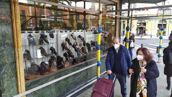 Navidad 2020: Las compras de Navidad en Bilbao, en directo: último sábado para realizar las compras navideñas antes de Nochebuena