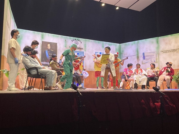 Carnaval de Badajoz: Los Camballotas embriagan al público en una noche más floja