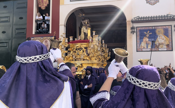 Salida del Cristo. C. Pinto