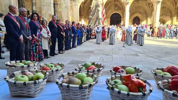Así vivimos en directo el desfile de carros y pendones y las Cantaderas