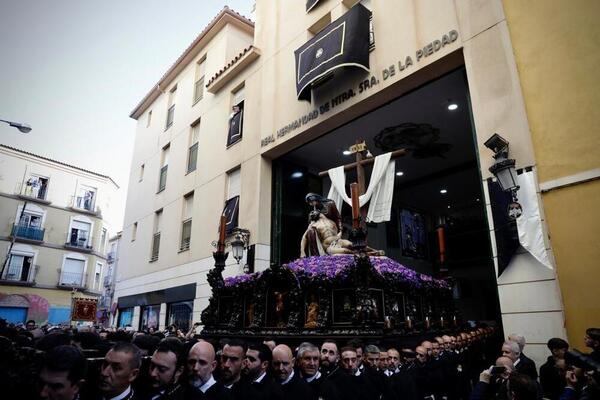 Salida de Nuestra Señora de la Piedad. Foto: Migue Fernández