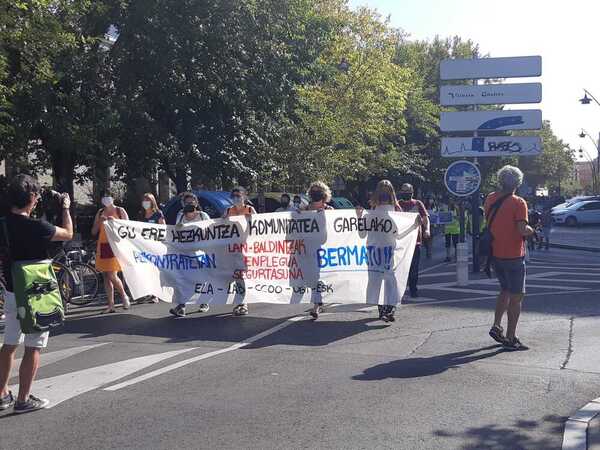 Los sindicatos cifran en un 70% el seguimiento a la huelga en los colegios vascos y Educación lo rebaja al 42%