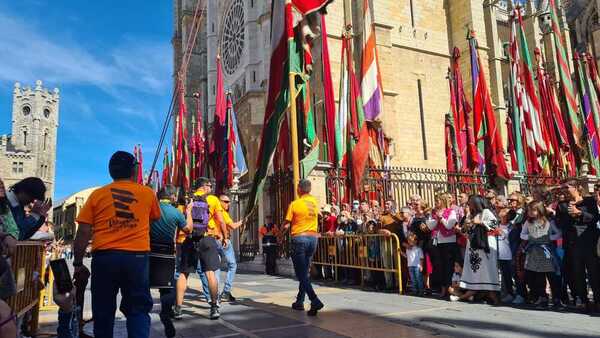 Así vivimos en directo el desfile de carros y pendones y las Cantaderas