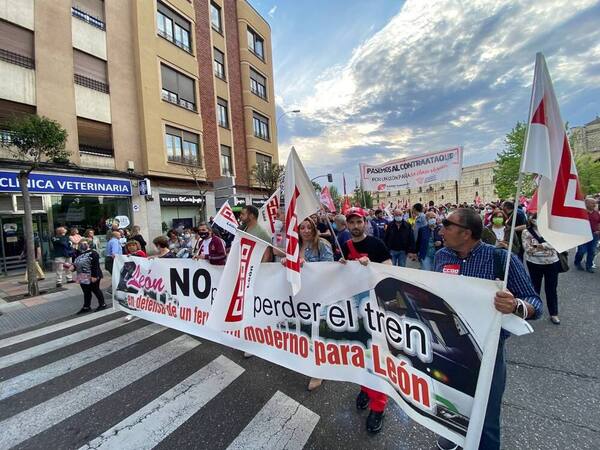 &amp;quot;Mañueco, escucha, León está en la lucha&amp;quot;, otro de los lemas