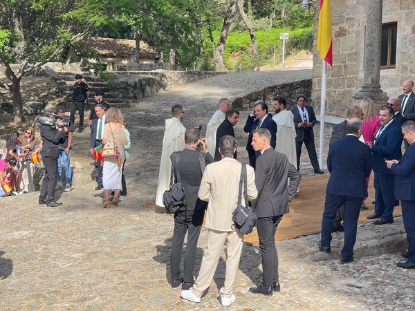 Felipe VI entrega el premio Carlos V a António Guterres en Yuste