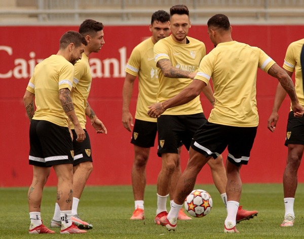 ¿Qué os parece la alineación del Sevilla FC para medirse al West Ham? ¿Qué cambiarías si fueras Julen Lopetegui? #SevillaFC #UEL