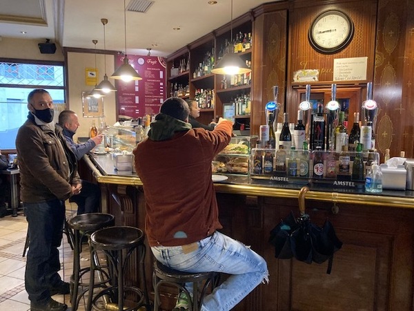 Bizkaia se libera de la mascarilla solo a medias