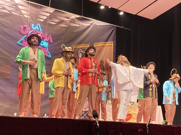 Carnaval de Badajoz: Las Chimixurris y Los Chungos logran que se hable de ellos en una noche de nivel