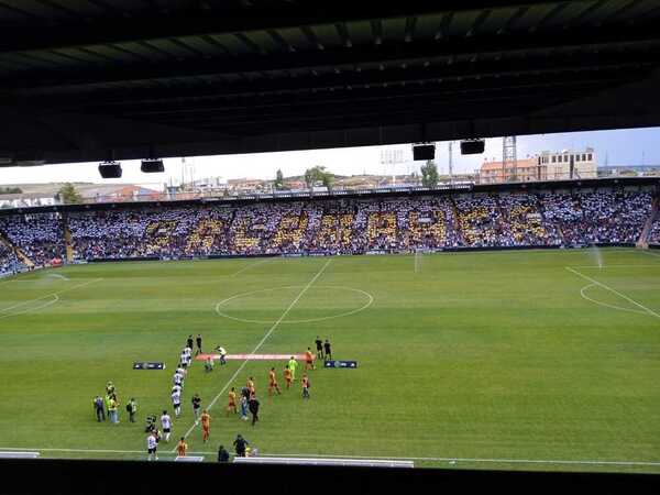 Todo o nada en un Helmántico lleno como en sus mejores días